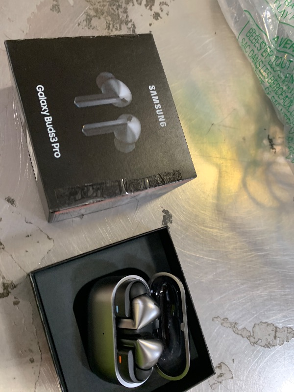 Photo 1 of Samsung Galaxy Buds 3 Pro AI True Wireless Bluetooth Earbuds, Noise Cancelling, Sound Optimization, Redesigned Comfort Fit, Silver [US Version, Amazon Exclusive, 2Yr Warranty]