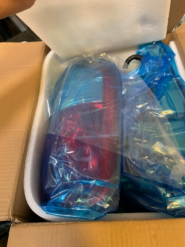 Photo 1 of Tail Light Compatible With 2004 2005 2006 Toyota Tundra Rear Light Taillights Pair Left and Right Driver and Passenge Side Replace TO2800153 815600C040 TO2801153 815500C040