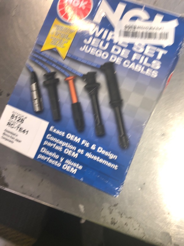 Photo 1 of NGK (8128) RC-TE41 Spark Plug Wire Set
