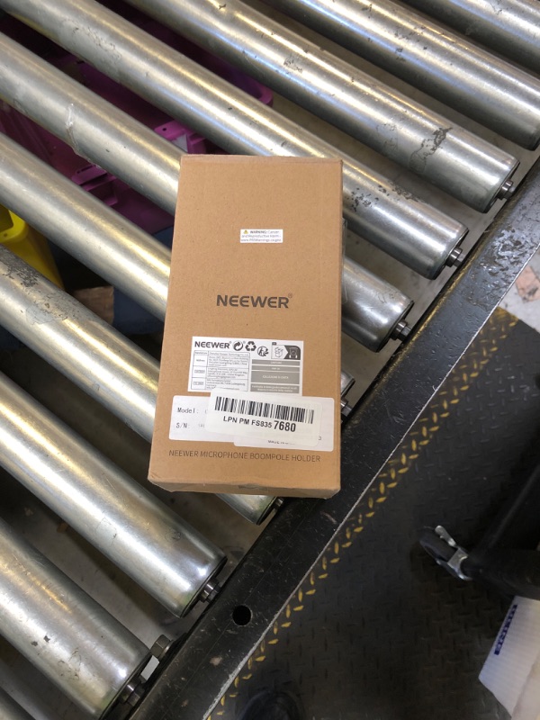 Photo 1 of **********MISSING PARTS*******
NEEWER Mic Boom Pole Support Holder with 5/8" Stud for Light Stand Boom Arm C Stand, Metal Nonslip DSLR Video Microphone Shotgun Mount Adapter, -15°/+30° Tilt, Max Load: 17.6lb/8kg, CM-NA-2