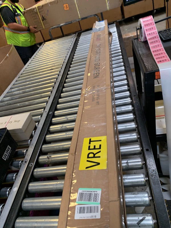 Photo 1 of EMART 77x92in Collapsible Chromakey Panel White Screen for Photo Backdrop Video Studio,Portable Pull Up,Solid Aluminium Base Wrinkle-Resistant Fabric,Auto-Locking Air Cushion Frame