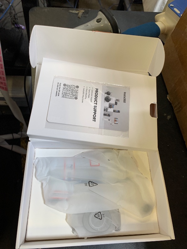 Photo 1 of Insta360 Flow 2 White - Foldable AI Gimbal for iPhone, AI Tracking, Multi-Person Tracking, Built-in Tripod/Selfie Stick, Remote Control, iPhone/Android Portable Stabilizer