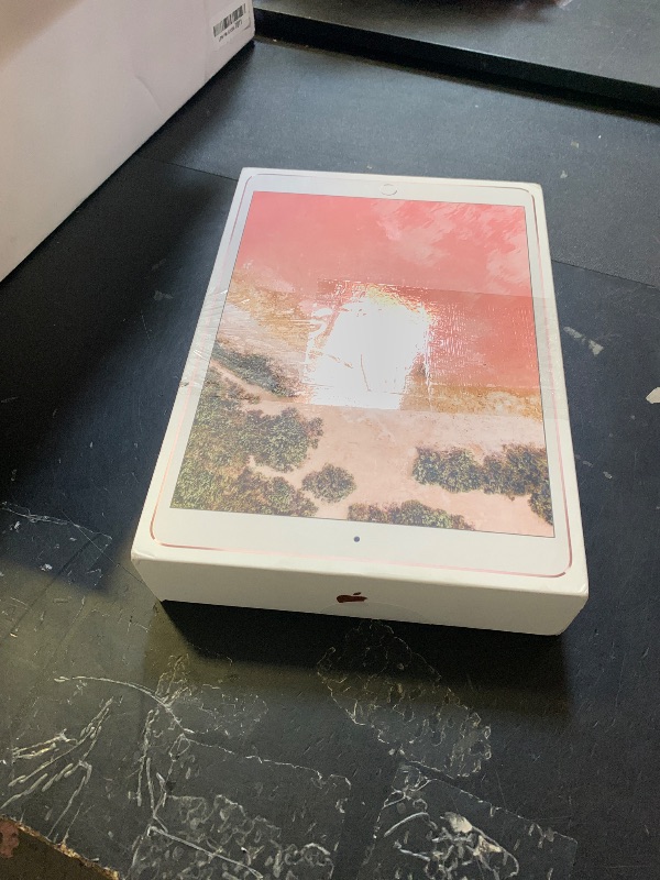 View 4 of Apple iPad Pro (10.5-inch, Wi-Fi + Cellular, 64GB) - Rose Gold (Previous Model) lock