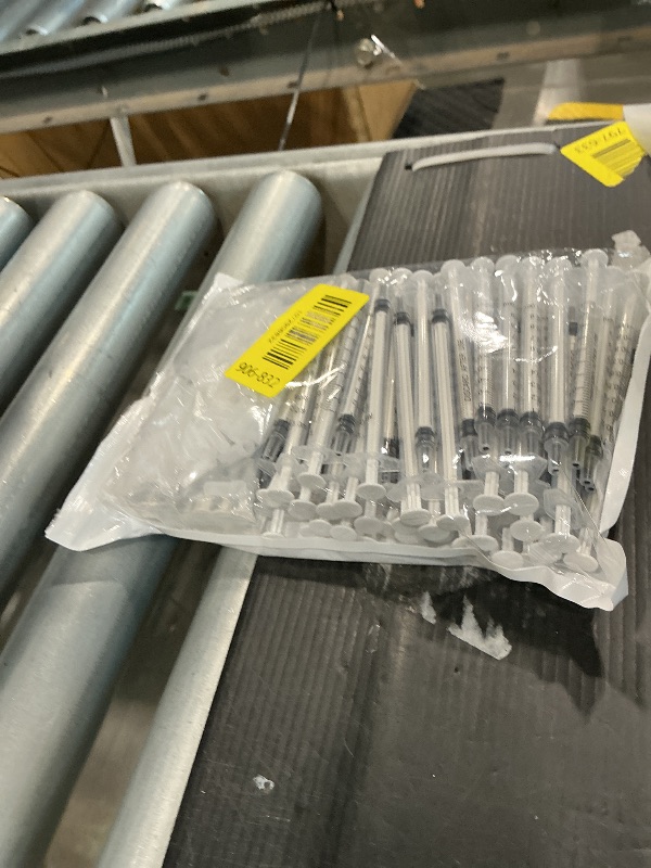 Photo 1 of 100 Pack 1ml Syringe with Cap for Liquid, 1cc Plastic Small Syringes with Cover, Non-Sterile, No Needle