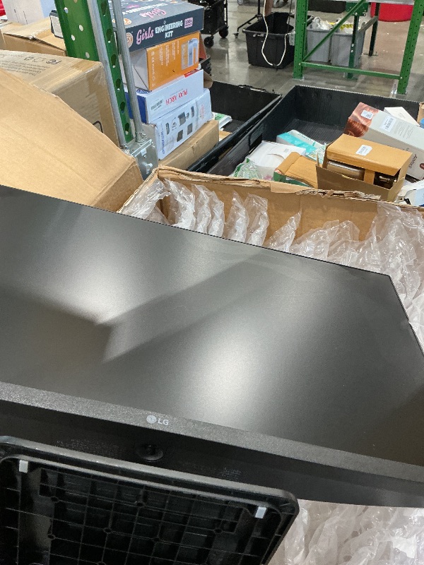 Photo 1 of *MISSING PARTS*
LG FHD (1920 x 1080) 24 Inch Computer Monitor, IPS, AMD FreeSync, 3-Side Borderless Design, 75Hz, 5ms, Reader Mode, Smart Energy Saving, OnScreen Control, HDMI, D-Sub, 24MP400-B, Black