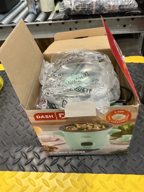 Photo 1 of **DIRTY/USED**
Dash Mini Ceramic Rice Cooker - Designed for Single-Serve Cooking - Compact Rice Cooker with Nonstick Removable Pot, Keep Warm Function & Easy-to-Clean Sleek Design - Aqua Ceramic