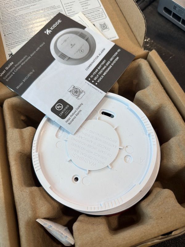Photo 1 of **UNTESTED**
Kidde  And Carbon Monoxide Detector, 10-Year Battery Powered, with Voice Alerts, LED Status Lights, 85 dB Alarm, 5 inches, 30CUD10-V, 1 Pack