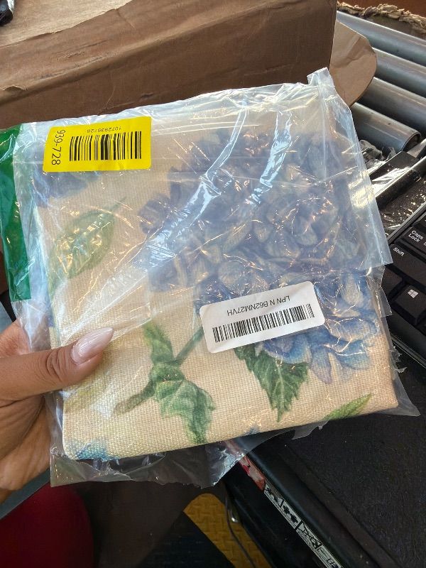 Photo 1 of **Similar item**
DAFENA Spring Pillow Covers 18x18 Inch 2 Pcs Blue Green Hydrangea Flower Decor Throw Pillows Vintage Floral Seasonal Summer Outdoor Decoration Pillowcase Linen Cushion Cover for Couch Sofa