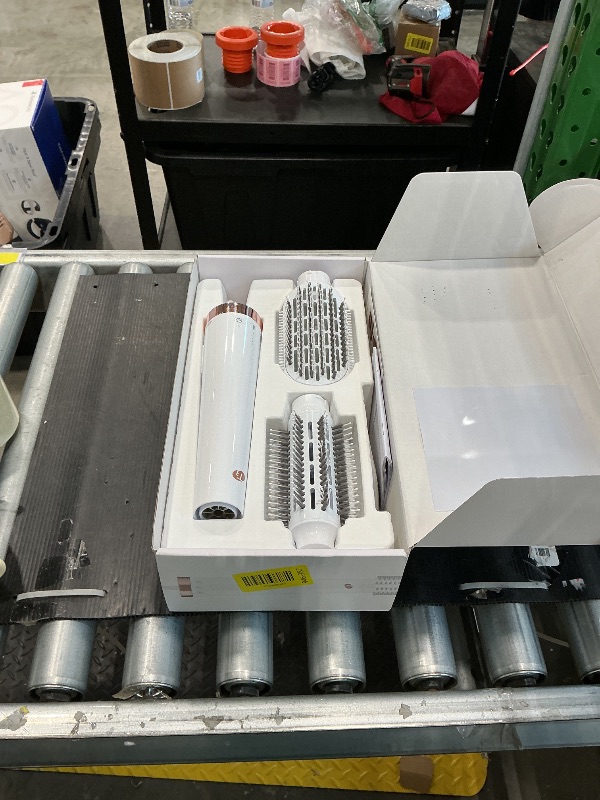 Photo 1 of "T3 AireBrush Duo Interchangeable Hot Air Blow Dry Brush with Two Attachments Includes 15 Heat and Speed Combinations, T3 IonFlow Technology, Volume Booster Switch, Lock-in Cool Shot"