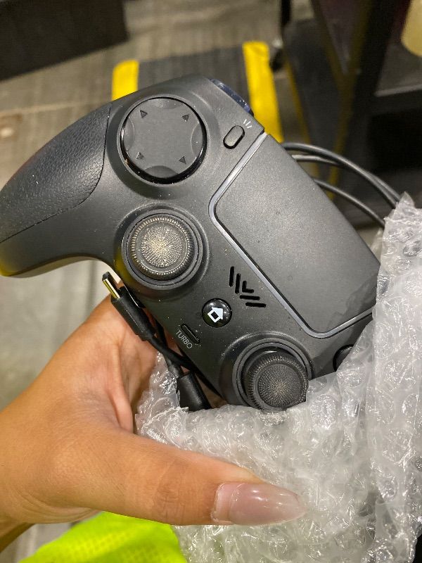 Photo 1 of *MAJOR DAMAGE*
VidPPluing Wireless Controller Compatible with PS5/Android/IOS/MAC/Steam Deck, Gamepad with LED Lighting/Hall Effect Trigger/Turbo/Macro/Dual Vibration/3.5mm Headset Jack/1500 mAh Battery