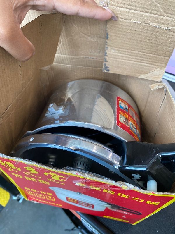 Photo 1 of *MISSING PARTS - see clerk notes*
Miskall 3 Liter Aluminum Alloy Pressure Cooker - 18cm Bottom Mini for Gas Stove