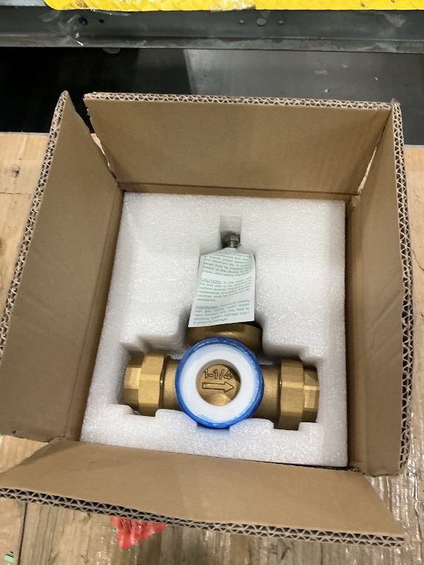 Photo 1 of 114-Nr3xl Pressure Reducing Valve With Double Internal Thread Pipe Npt Connection 1-1/4" Nr3xl Compact Cartridge