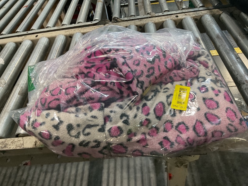 Photo 1 of ***SIMILAR ITEM***
MIBOI Purple Throw Blanket, Soft Warm Fleece Plush Cheetah Blankets for Couch Bed Room Decor, Cozy Purple Birthday Gifts for Women Girls Kids 40''x50''