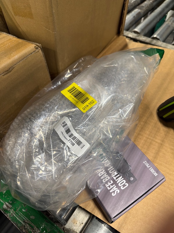 Photo 1 of ** SOLD AS IS, NO REFUND/RETURN** SEE COMMENTS!
Ello Pop & Fill 32oz Stainless Steel Water Bottle with Quick Fill Technology, Double Walled and Vacuum Insulated Metal, Leak Proof Locking Lid, Sip and Chug, Reusable, BPA Free, Black