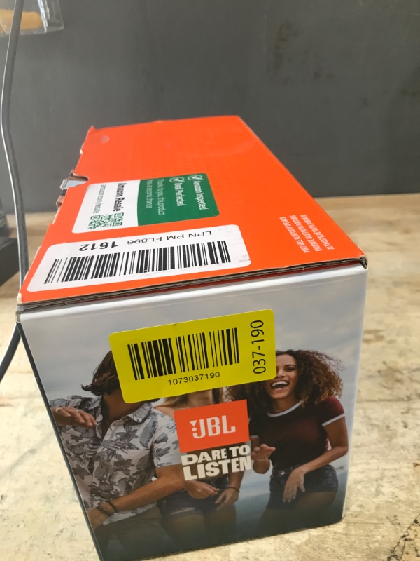 Photo 1 of ***Damaged ***JBL Charge 6 - Portable Waterproof & Drop-Proof Bluetooth Speaker, Bold JBL Pro Sound with AI Sound Boost, 28Hrs of Playtime, Built-in powerbank & Comes with a Sturdy/Removable Carrying Strap (Blue)