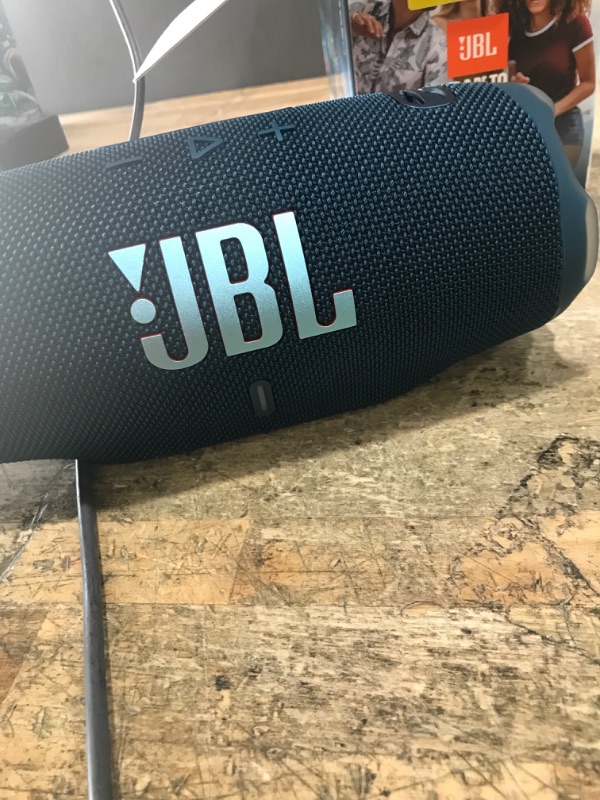 Photo 1 of ***Damaged ***JBL Charge 6 - Portable Waterproof & Drop-Proof Bluetooth Speaker, Bold JBL Pro Sound with AI Sound Boost, 28Hrs of Playtime, Built-in powerbank & Comes with a Sturdy/Removable Carrying Strap (Blue)