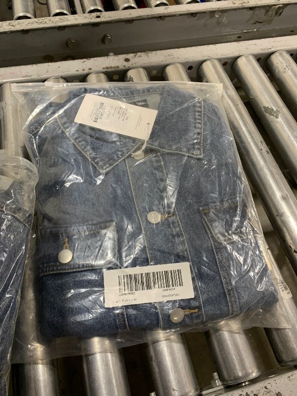Photo 1 of Denim Jacket Men Vintage Autumn and Winter Tops Mens Denim Trucker Jacket LARGE