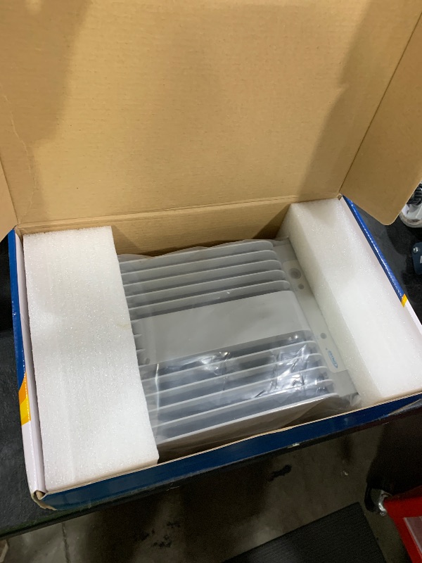Photo 1 of EPEVER 40A MPPT Solar Charge Controller 12V/24V Auto Working Max.PV 150V Solar Panel Charge Regulator Tracer BN Series Negative Ground Solar Controller
