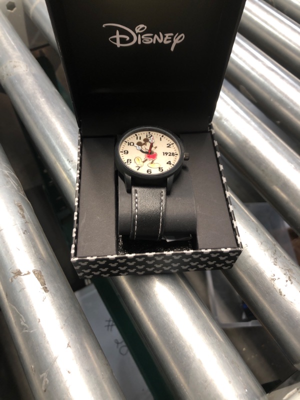 Photo 1 of  Mickey Mouse Moving Hands Watch
(1)