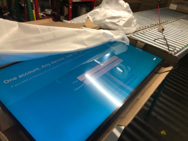 Photo 1 of ***MISSING PARTS*** Samsung 50-Inch Class QLED Q7F Series Samsung Vision AI Smart TV (2025 Model, 50Q7F) Quantum HDR, Object Tracking Sound Lite, Q4 AI Gen1 Processor, 4K upscaling, Gaming Hub, Alexa Built-in