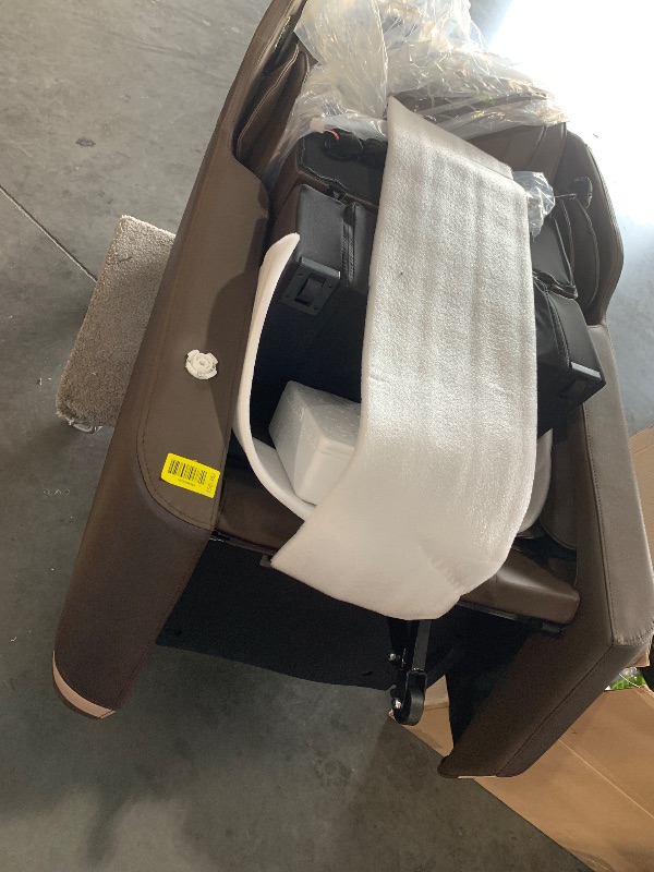 Photo 1 of ***FACTORY SEALED******TRUCK/TRAILER PICKUP ONLY***Real Relax Massage Chair Full Body, Zero Gravity Massage Chair with 6 Auto Modes, 8 Fixed-Point Massage Rollers, LCD, Bluetooth, Brown