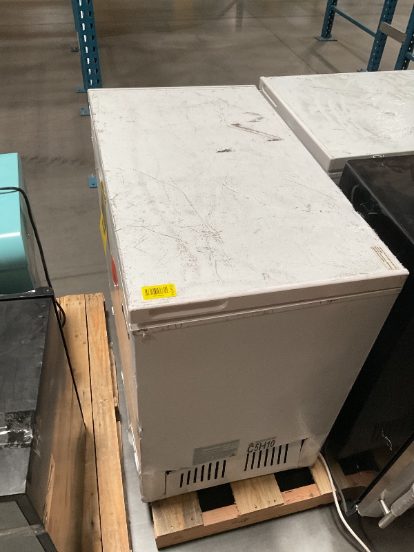 Photo 1 of ****DAMAGED IN TRANSIT**Magic Chef 7.0 cu. ft. Chest Freezer