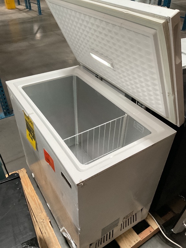 Photo 1 of ****DAMAGED IN TRANSIT**Magic Chef 7.0 cu. ft. Chest Freezer