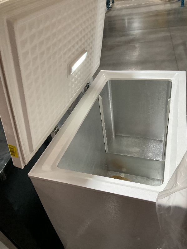 Photo 1 of ***DAMAGED IN TRANSIT**Magic Chef
7.0 cu. ft. Chest Freezer in White