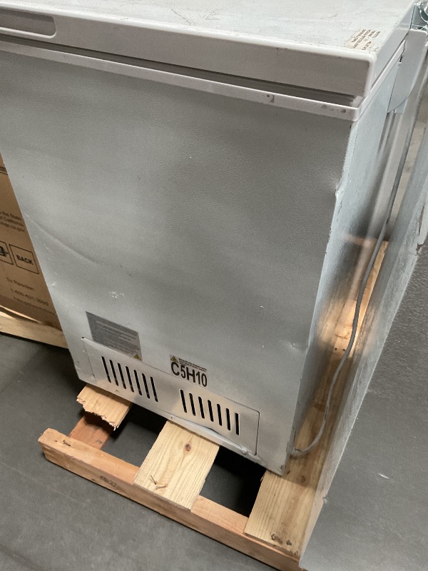 Photo 1 of ***DAMAGED IN TRANSIT**Magic Chef
7.0 cu. ft. Chest Freezer in White
