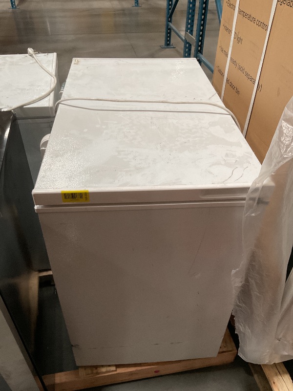 Photo 1 of ***DAMAGED IN TRANSIT**Magic Chef
7.0 cu. ft. Chest Freezer in White