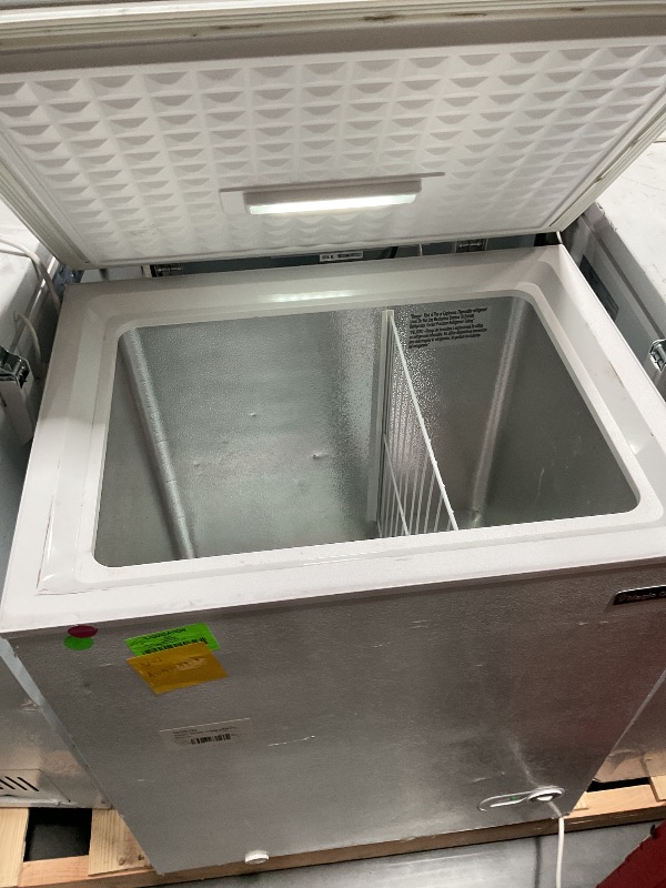 Photo 1 of ***DAMAGED IN TRANSIT**Magic Chef
5.0 cu. ft. Chest Freezer in White