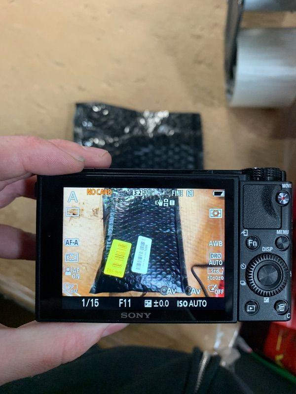 Photo 1 of ***DAMAGED SEE COMMENTS***Sony RX100 VII Premium Compact Camera with 1.0-type Stacked CMOS Sensor (DSCRX100M7)