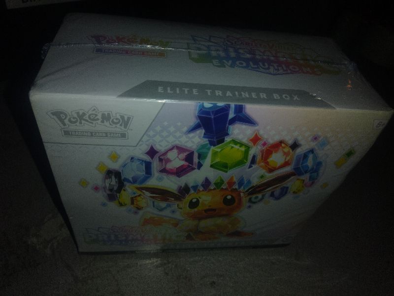 Photo 1 of Pokemon TCG: Scarlet & Violet—Prismatic Evolutions Elite Trainer Box
