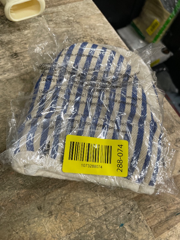 Photo 1 of 1 Pair Mini Oven Mitts,High Heat Resistant Oven Gloves,Kitchen Short Oven Mit with Hanging Loop for BBQ, Baking, Cooking and Grilling, (Blue)
