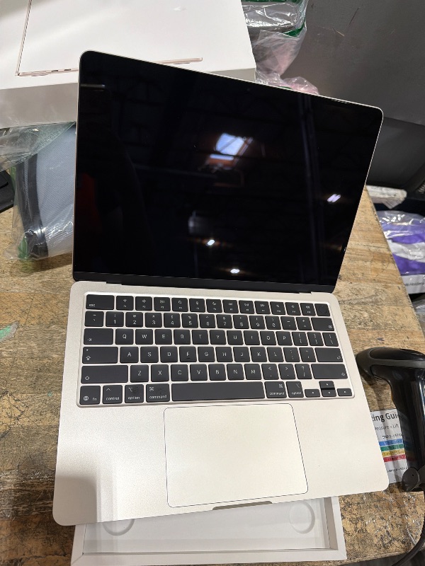 Photo 1 of (Tech. issues) Apple 2026 MacBook Air 13-inch Laptop with M5 chip: Built for AI, 13.6-inch Liquid Retina Display, 24GB Unified Memory, 1TB SSD, 12MP Center Stage Camera, Touch ID, Wi-Fi 7; Starlight