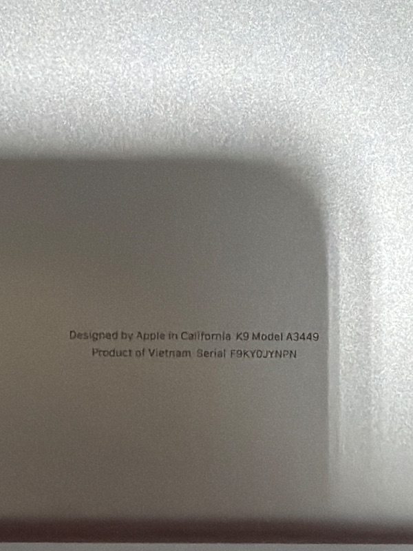 Photo 1 of (Tech. issues) Apple 2026 MacBook Air 13-inch Laptop with M5 chip: Built for AI, 13.6-inch Liquid Retina Display, 24GB Unified Memory, 1TB SSD, 12MP Center Stage Camera, Touch ID, Wi-Fi 7; Starlight