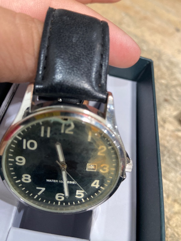 Photo 1 of ***Parts only****
Amazon Essentials Men's Easy to Read 42mm Leather Band Analog Watch