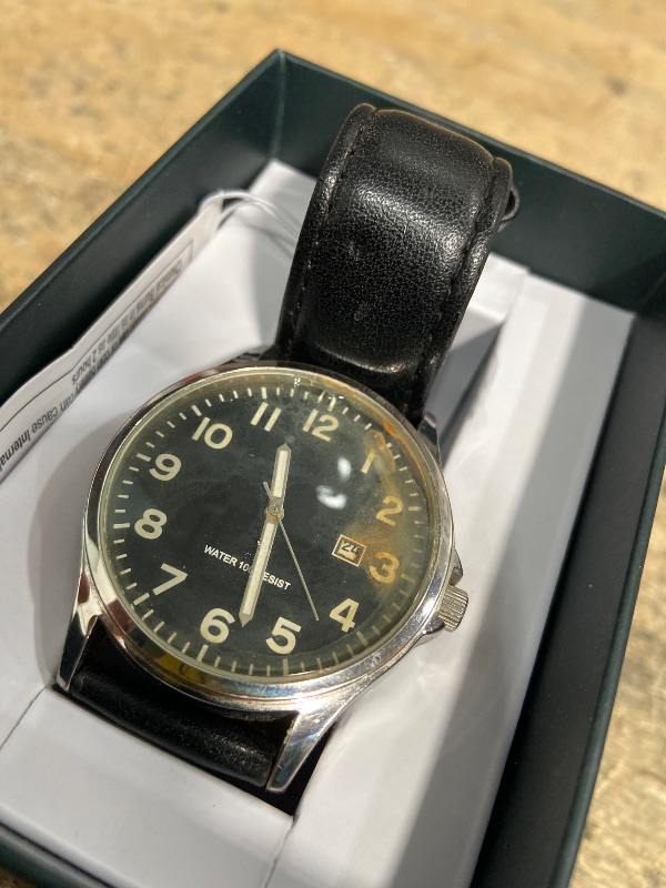 Photo 1 of ***Parts only****
Amazon Essentials Men's Easy to Read 42mm Leather Band Analog Watch
