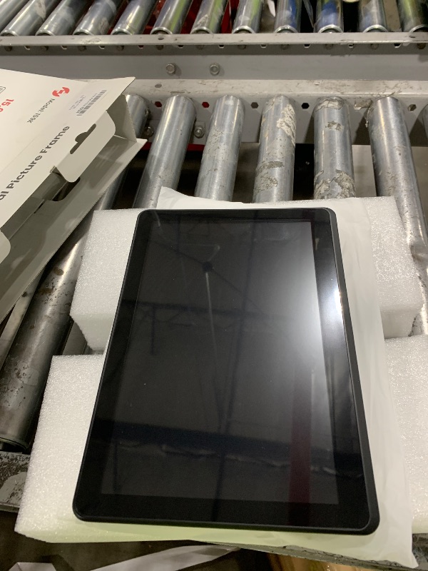 Photo 1 of 10.1" Digital Photo Frame