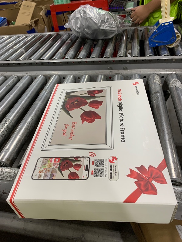 Photo 1 of 10.1" Digital Photo Frame