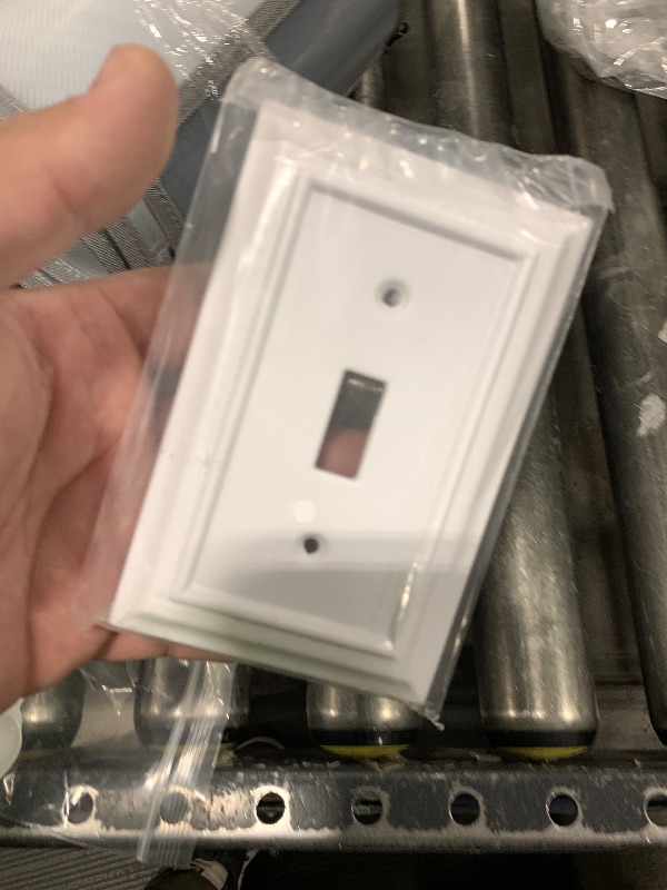 Photo 1 of  Franklin Brass Classic Architecture (1-Pack) Decorative Light Switch Cover Wall Plate Pure White 1-Gang Wall Plate Switch/Toggle Plate Guards Electrical Outlet Covers W35241-PW-C 