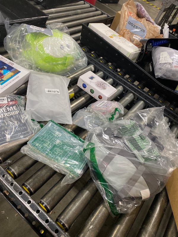 Photo 1 of NELLIS VARIETY SMALL BOX \ SEE NOTES FOR DETAILS