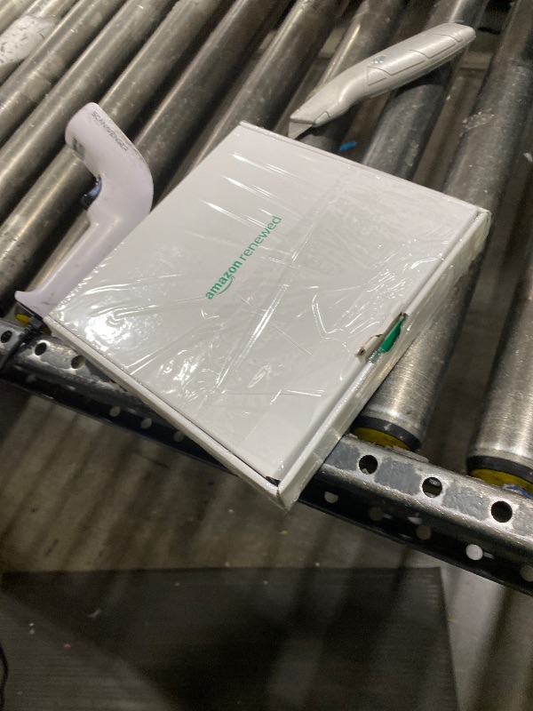 Photo 1 of Apple iPhone 16 Pro, US Version, 256GB, Desert Titanium - Unlocked (Renewed Premium)