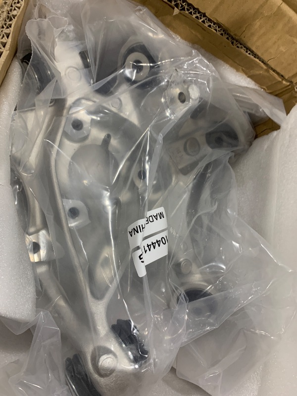 Photo 1 of SAOKNCE Rear Left Suspension Steering Knuckle for 2017-2023 Tesla Model 3 EV/BEV Driver Side Replace# 1044411-00-G 1044411-00-F