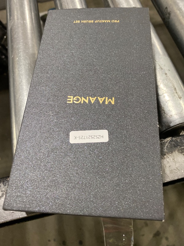 Photo 1 of 10 Pcs MAANGE Travel Makeup Brush Set with Magnetic case, Premium Synthetic Short Handle Brushes for Foundation, Powder, Concealer, Eye Shadows, Makeup Brush Tools Set(CoffeeBrown)