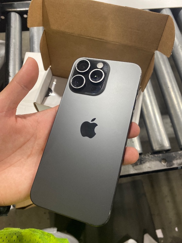 Photo 1 of Apple iPhone 15 Pro Max, 1TB, Black Titanium - Unlocked (Renewed)