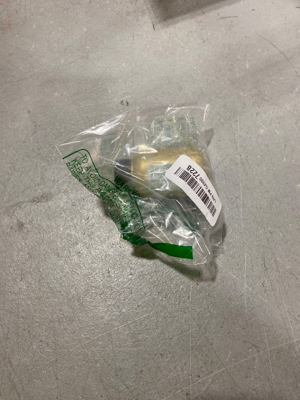 Photo 1 of Davines This Is A Texturizing Dust Powder, Medium Hold Instant Volume - Volume Powder for Root Lift - Creates Matte Texture & Grip, 0.28 oz