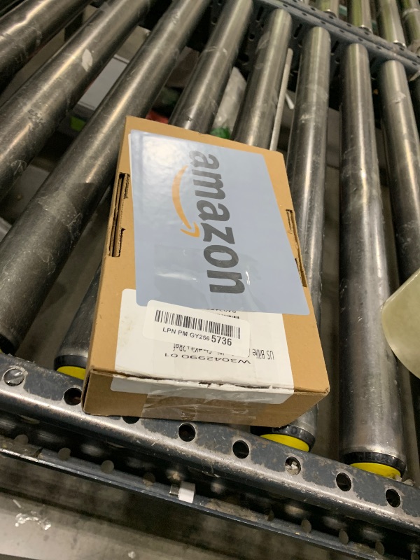 Photo 1 of Bambaw Double Edge Safety Razor with Stand, Women Razor with 5 Double Edge Safety Razor Blades, Plastic Free Metal Razor – Rose Gold