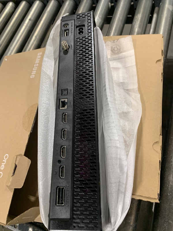 Photo 1 of Samsung 55-Inch Class The Frame LS03F 4K QLED Smart TV (2025 Model) Slim Fit Wall Mount, Modern Frame Design, NQ4 AI Gen2 Processor, Art Mode, Artful Picture Quality, Samsung Vision AI, Alexa Built-in