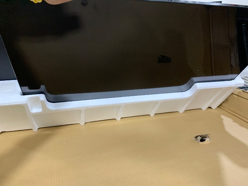 Photo 1 of Samsung Odyssey G7 43 INCH 